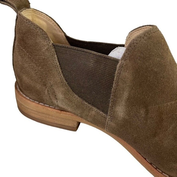 Clarks Brown Ankle Booties with Side Cutouts - Picture 3 of 16